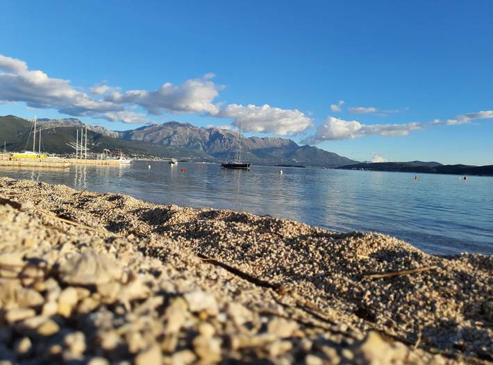 Ferienwohnung für 2 Personen, mit Meerblick und Balkon in Montenegro