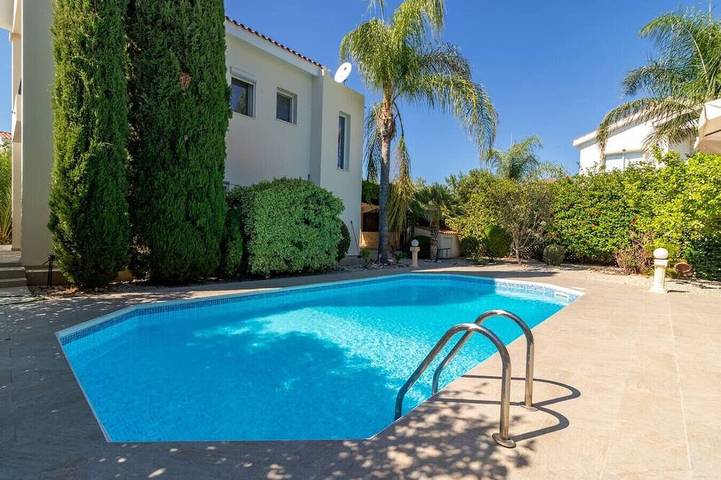 Holiday rental for 6 people, with garden and balcony, with pets in Peyia