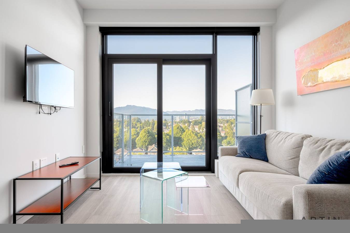Apartamento entero, Sleek 1Br + Den Condo | City & Mountain Views in Vancouver, Columbia Británica
