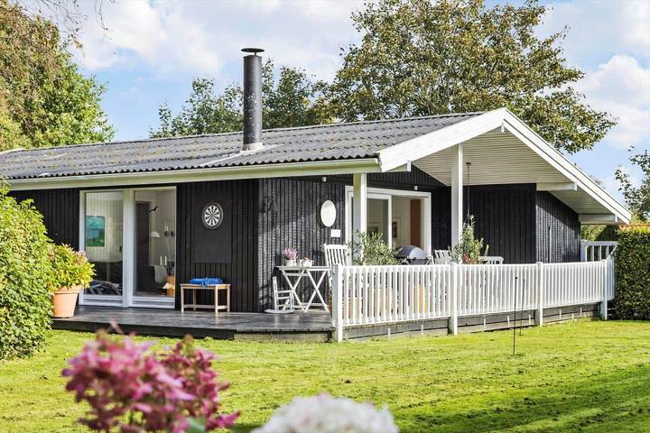 Ferienhaus für 4 Personen, mit Garten und Terrasse, mit Haustier in Dyngby Strand