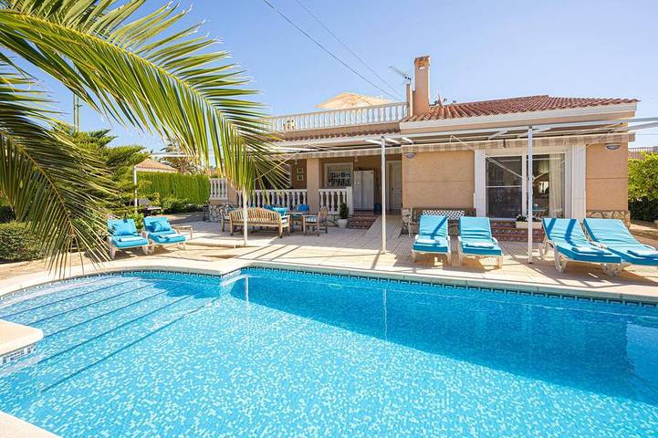 Villa for 6 personer, med hage og balkong - 1