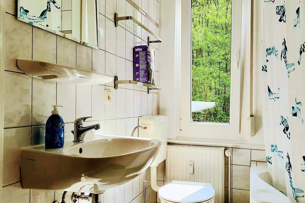 Hübsche moderne Ferienwohnung in historischer Villa direkt am Thüringer Wald in Tabarz, Rennsteig