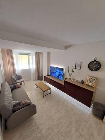 Gîte pour 4 personnes, avec vue ainsi que piscine et terrasse dans Melilla