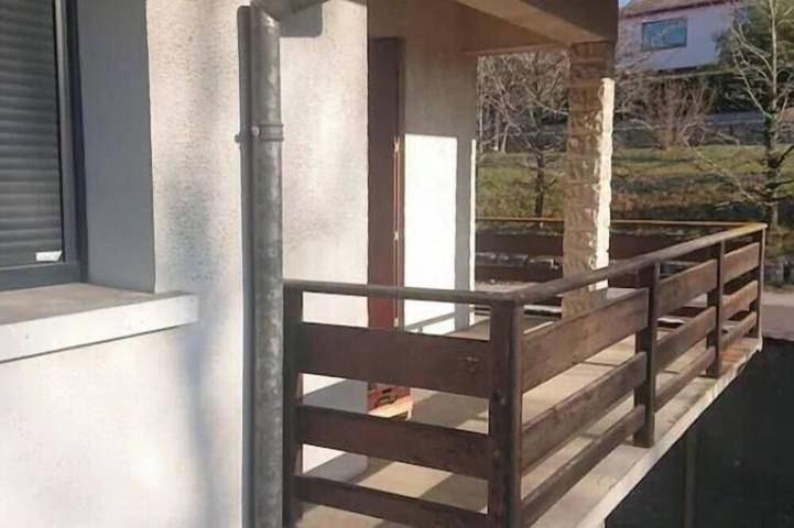 Ganze Wohnung, Cosy apartment with terrace 3 minutes from the lake on foot in Clairvaux-les-Lacs, Französischer Jura