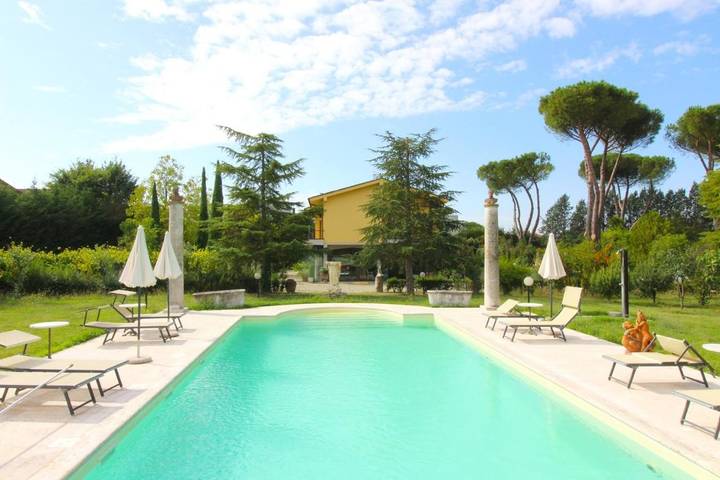 Villa voor 8 personen, with tuin and zwembad as well as uitzicht in Arezzo