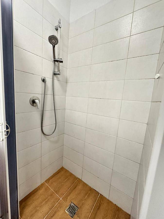 Superior King with Shared Bathroom in Mestre, Venedig
