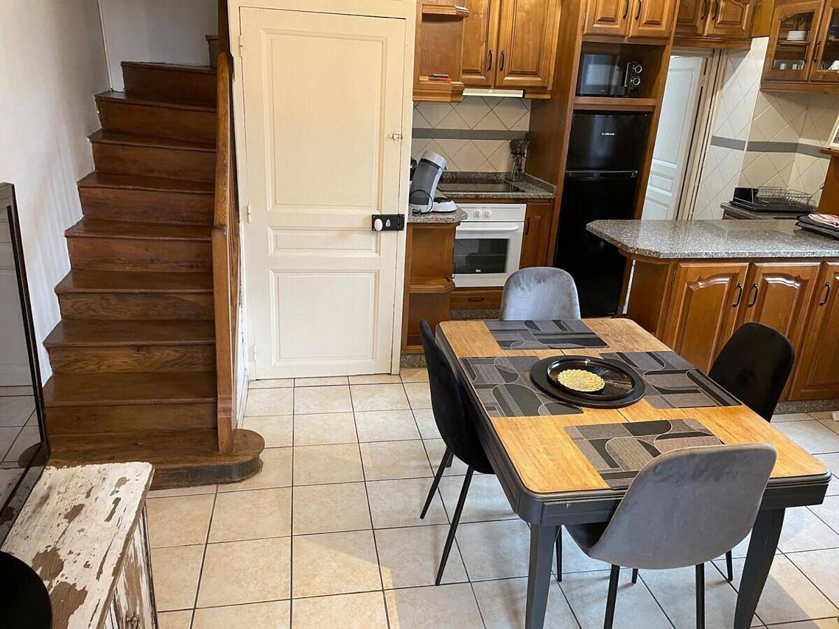 Appartement entier, Maison de ville avec parking gratuit in Chablis, Région d'Auxerre