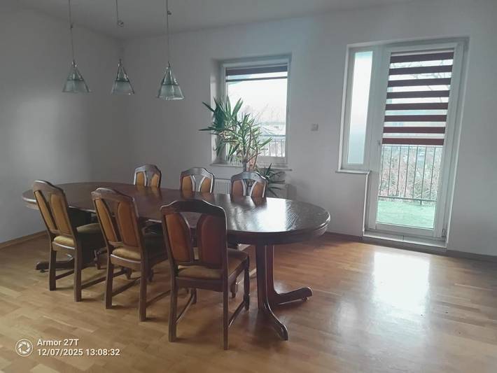 Apartament wakacyjny dla 9 osób, z Jacuzzi i Taras w Częstochowa