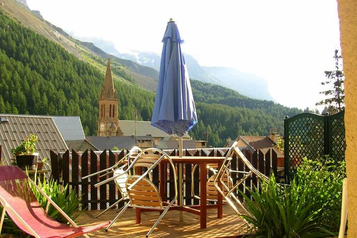 Gîte pour 3 personnes, avec jardin et terrasse à Villar-d'Arêne