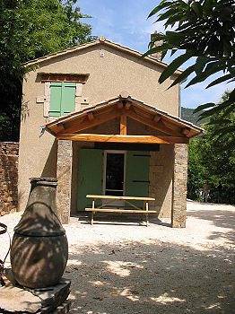 Gîte pour 6 personnes, avec jardin, animaux acceptés à Saint-Mélany