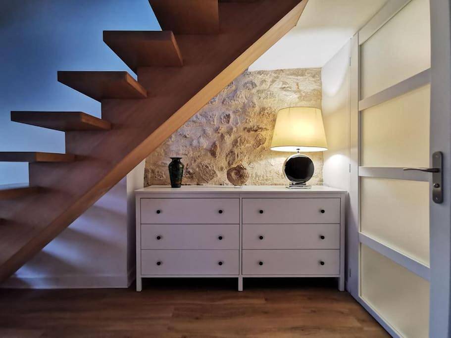 Appartement entier, 4 mins Rer - St Germain en Laye Super Center - Wei&Pei Apartment in Saint-Germain-en-Laye, Yvelines