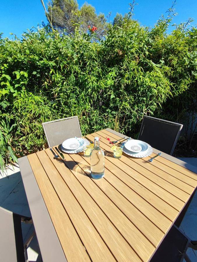 Gîte pour 2 personnes, avec terrasse et jardin à Roquefort-la-Bédoule - 3