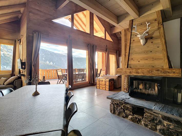Location de vacances pour 14 personnes, avec Jacuzzi ainsi que Terrasse et Sauna dans l' Isère