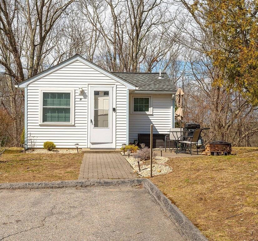 Relaxing Getaway with Town Beach Access in Westerly, Washington County (RI)