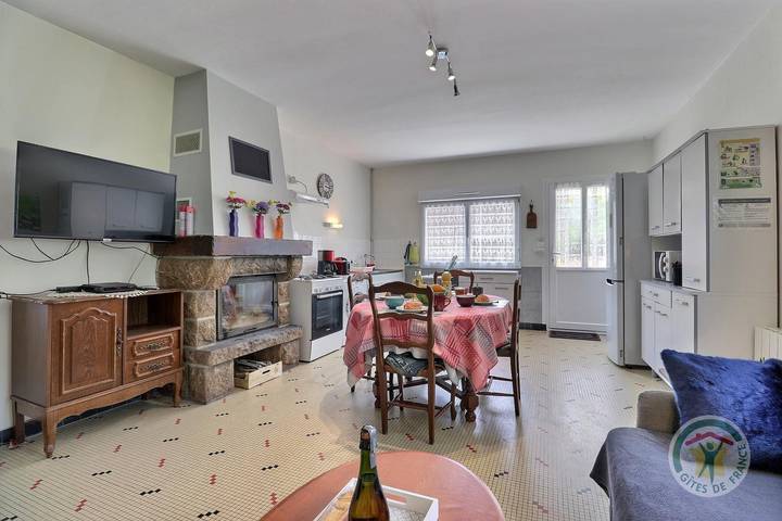 Gîte pour 4 personnes, avec Terrasse ainsi que Jardin et Vue à Bazouges-la-Pérouse - 4