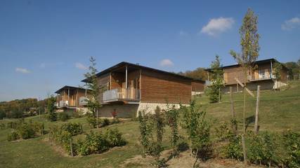 Gîte pour 7 personnes, avec piscine et terrasse à Eppe-Sauvage