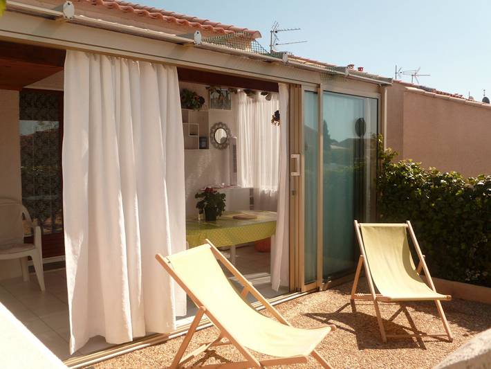 Gîte pour 4 personnes, avec piscine ainsi que jardin et terrasse à Gruissan - 2