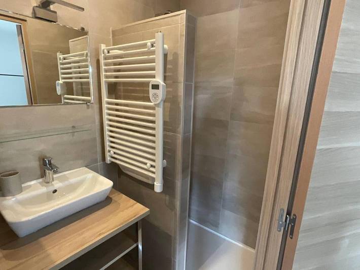 Gîte pour 4 personnes, avec vue ainsi que jardin et piscine à Villes-sur-Auzon - 2