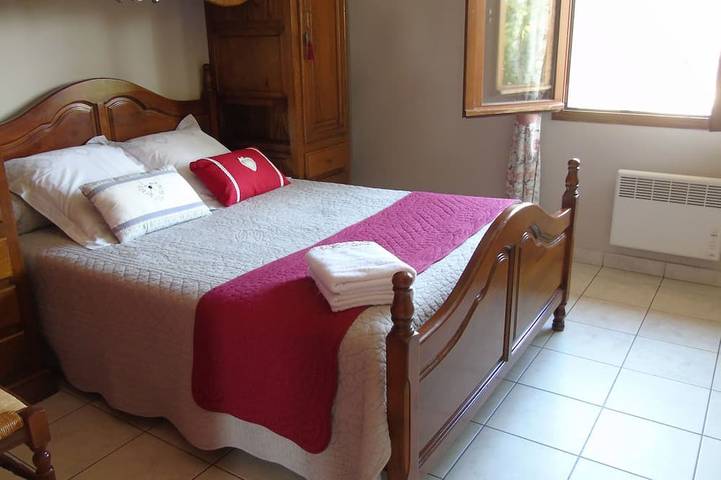 Location de vacances pour 6 personnes, avec terrasse ainsi que piscine et jardin à Moulis-en-Médoc - 4