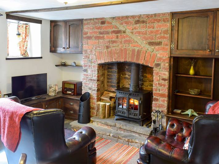 Log cabin for 5 people, with garden, with pets in Whitby