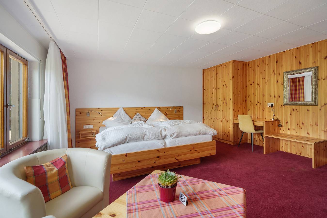 Zimmer 'Hochzeitssuite 12' mit Bergblick, Gemeinschaftsterrasse und Wi-Fi in Glottertal, Südschwarzwald