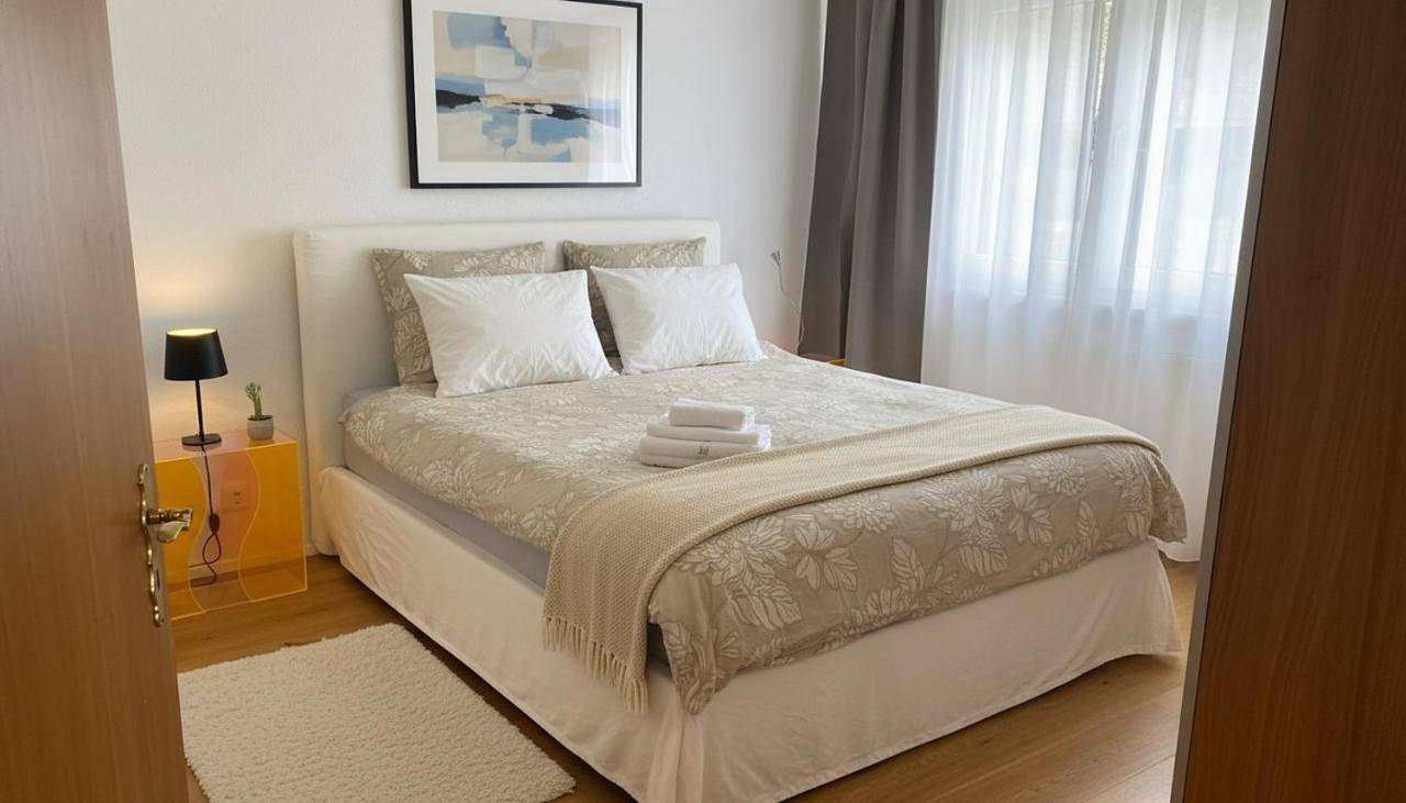 Appartement entier, Modernes Luxus Apartment direkt neben Shopping und Bus in Schaan, Massif du Rätikon