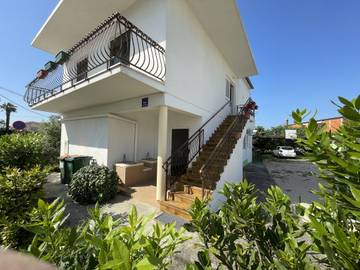 Ferienhaus für 12 Personen, mit Terrasse in Zadar