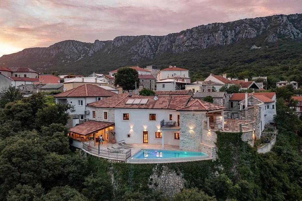 Casa vacanza a Kvarn a partire da 1117€ a notte