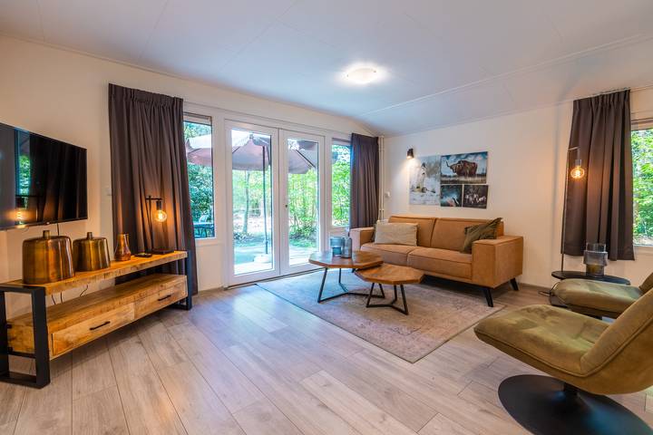 Vakantiepark De Wiltzangh — Houtenborg Lodge mit Hot Tub | 4 Personen in Nationalpark Dwingelderveld