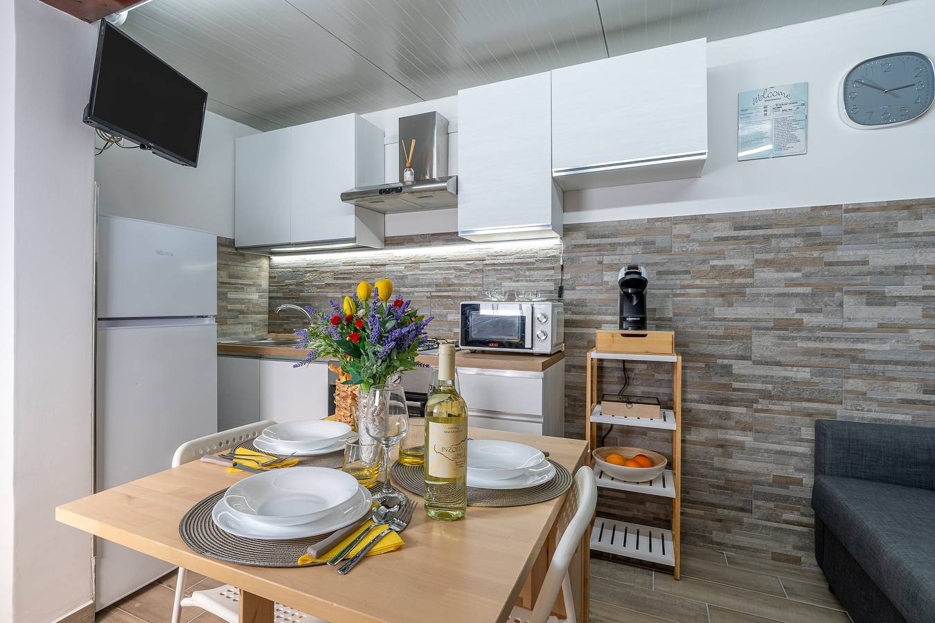 Appartamento intero, Appartamento 'Trifamiliare Garden - Sole' con Terrazza Privata, Wi-Fi e Aria Condizionata in Villaggio delle Conchiglie, Augusta (comune)