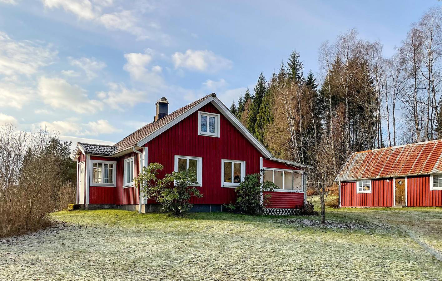 Ferienhaus für 6 Personen mit Terrasse in Västergötland