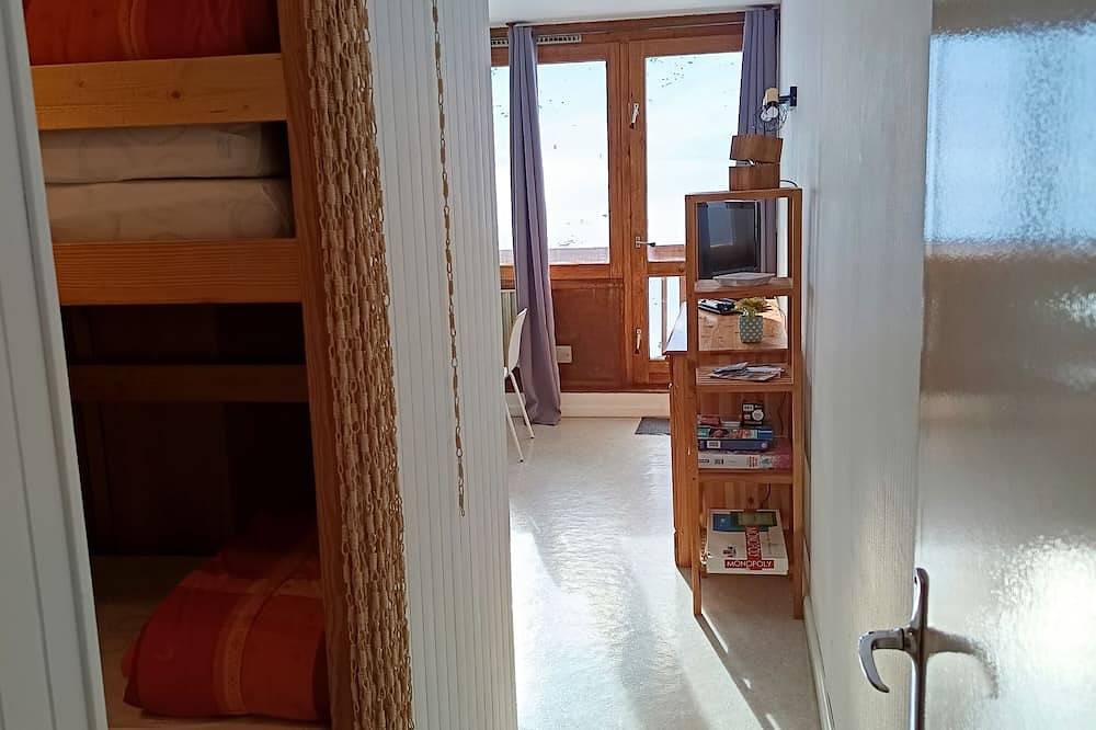 Ganze Wohnung, 5-seater studio rental at the foot of the La Mongie Tourmalet ski slopes in La Mongie, Bagnères-de-Bigorre