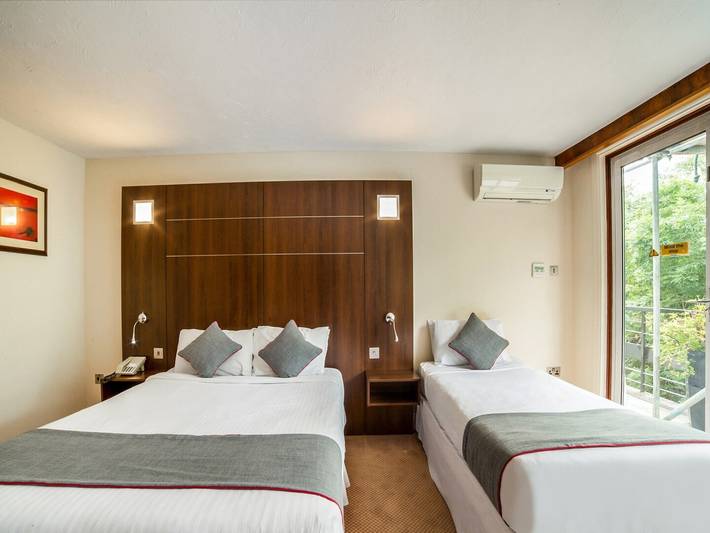Hotel for 5 people in Surrey