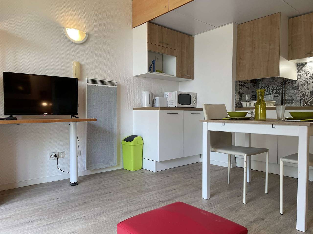 Entire apartment, Studio 2 pers, Minimes Residence with pool access July/August in La Rochelle, La Rochelle region