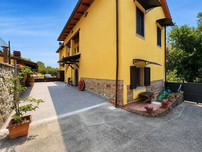 Casa vacanza per 6 persone, con Terrazza e Giardino nonché Panorama a San Giovanni Valdarno