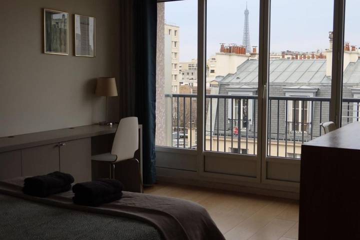 Casa de huéspuedes para 2 personas, con terraza además de vistas y jardín, Se admiten mascotas en París