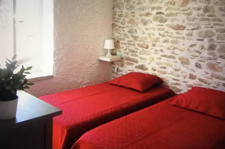 Location de vacances pour 6 personnes, avec jardin et terrasse à Poulx - 2