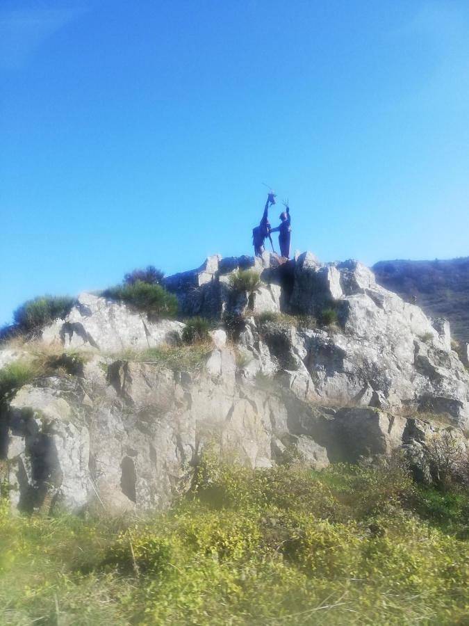 Location de vacances pour 10 personnes, avec vue ainsi que jardin et piscine à Saint-Étienne-de-Boulogne - 3