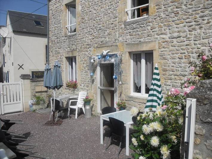 Location de vacances pour 6 personnes, avec jardin et terrasse à Port-en-Bessin-Huppain - 2