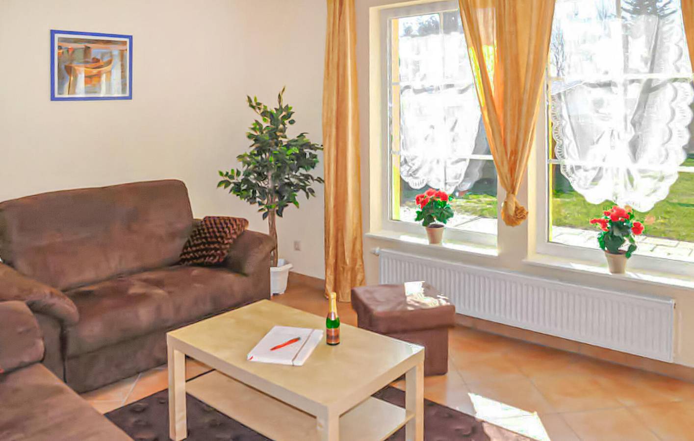 Apartamento vacacional entero, Retiro soleado con terraza-jardín, TV y aparcamiento - A 1,5 km de la playa de Volksbad in Waren (Müritz), Lago Müritz