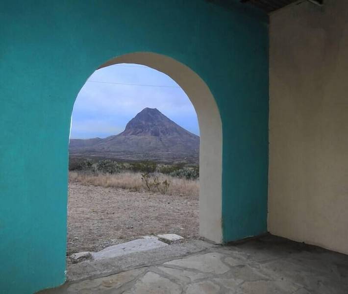 Vacation rental for 7 people, with yard and balcony in Big Bend National Park