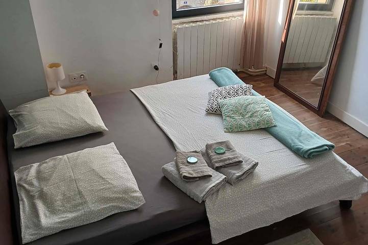 Gîte pour 5 personnes, avec jardin à Armissan - 2