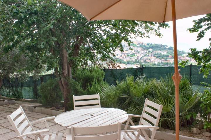 Apartamento de vacaciones para 5 personas, con jardín y vistas - 1