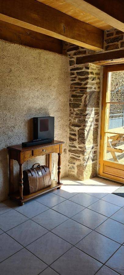 Location de vacances pour 15 personnes, avec vue et jardin à Sougéal - 2