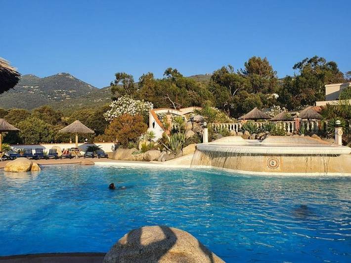 Chalet für 5 Personen, mit Kinderpool auf Korsika