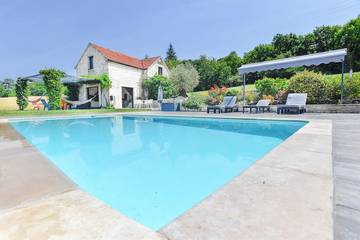 Gîte pour 4 personnes, avec balcon, animaux acceptés à Saint-Médard
