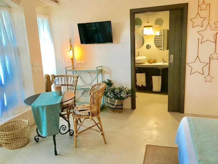 Casa rural para 3 personas, con Terraza además de Jardín y Piscina en Montrás - 3