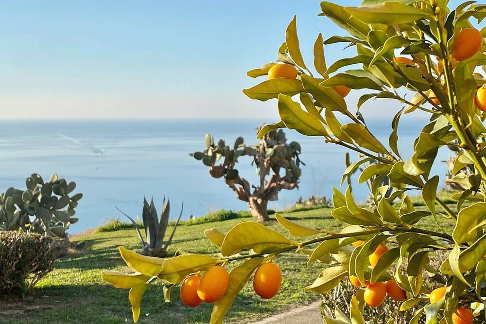 Geheel appartement, The garden with a view of Tropea in Parghelia, Provincie Vibo Valentia