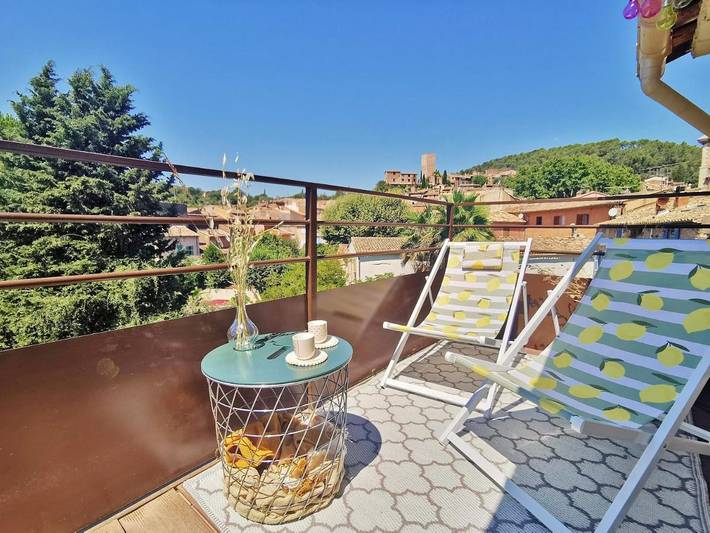 Location de vacances pour 4 personnes, avec terrasse et vue à Les Arcs (Var)