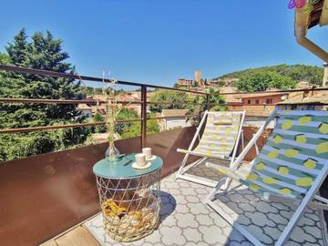 Gîte pour 4 personnes, avec terrasse et vue à Les Arcs (Var)